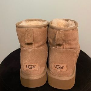 UGG CLASSIC MINI BOOT